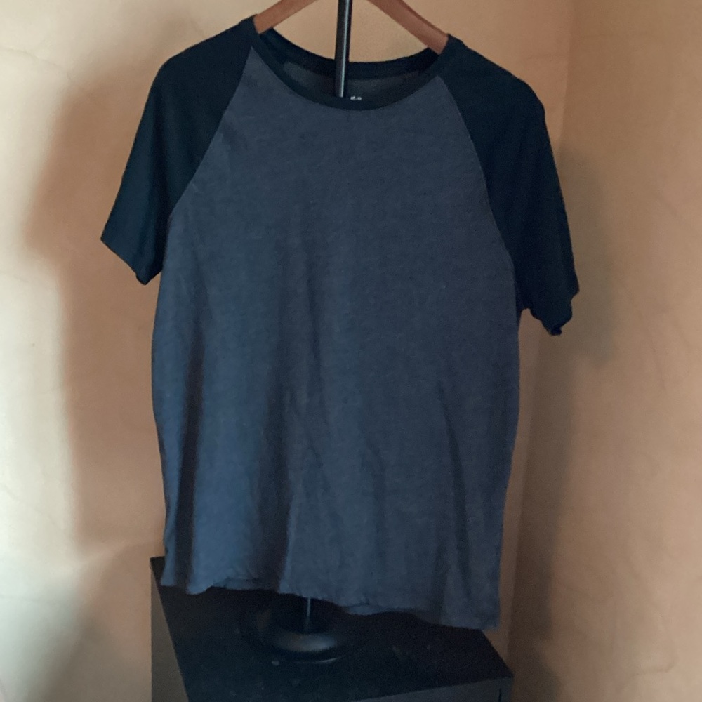 Goodfellow & Co Gray and Black Short Sleeve Tee